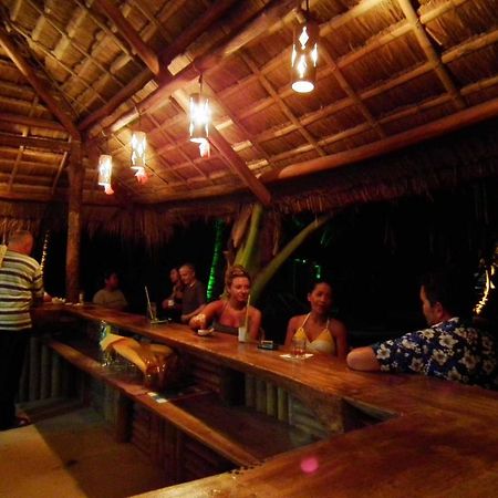 Cooper'S Beach Resort Lucbuan Buitenkant foto