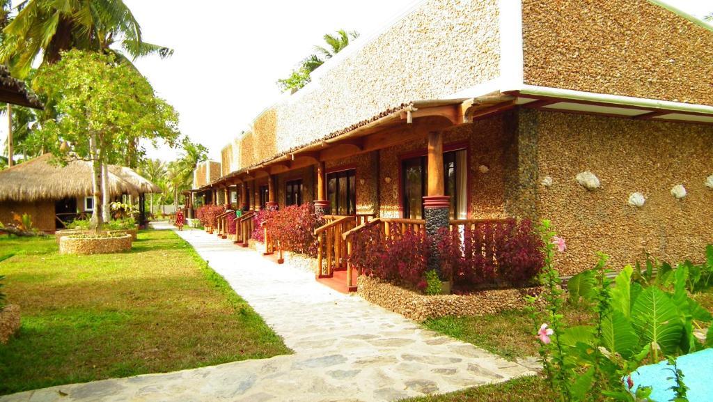 Cooper'S Beach Resort Lucbuan Buitenkant foto