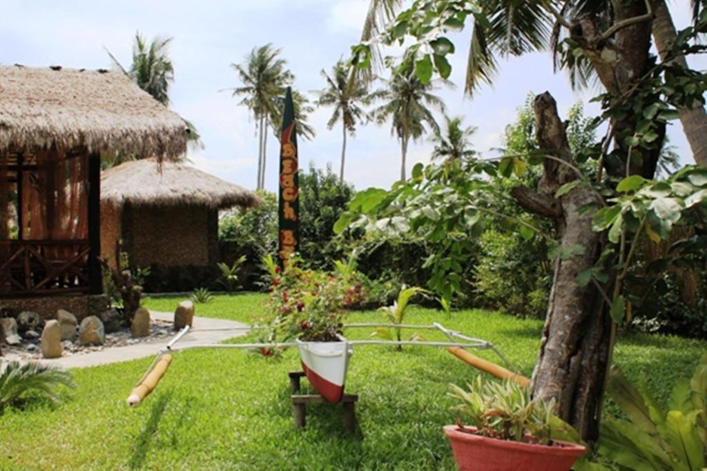 Cooper'S Beach Resort Lucbuan Buitenkant foto