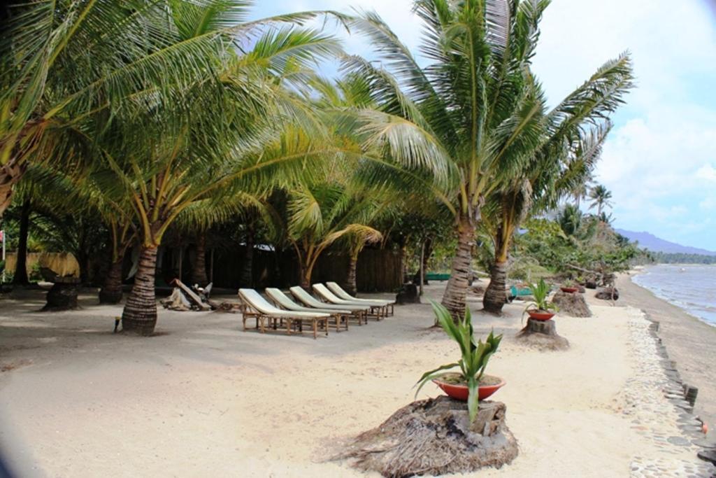 Cooper'S Beach Resort Lucbuan Buitenkant foto
