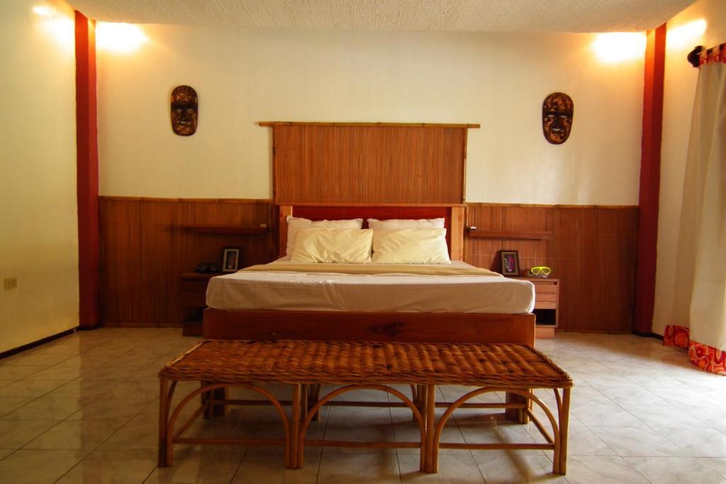 Cooper'S Beach Resort Lucbuan Kamer foto