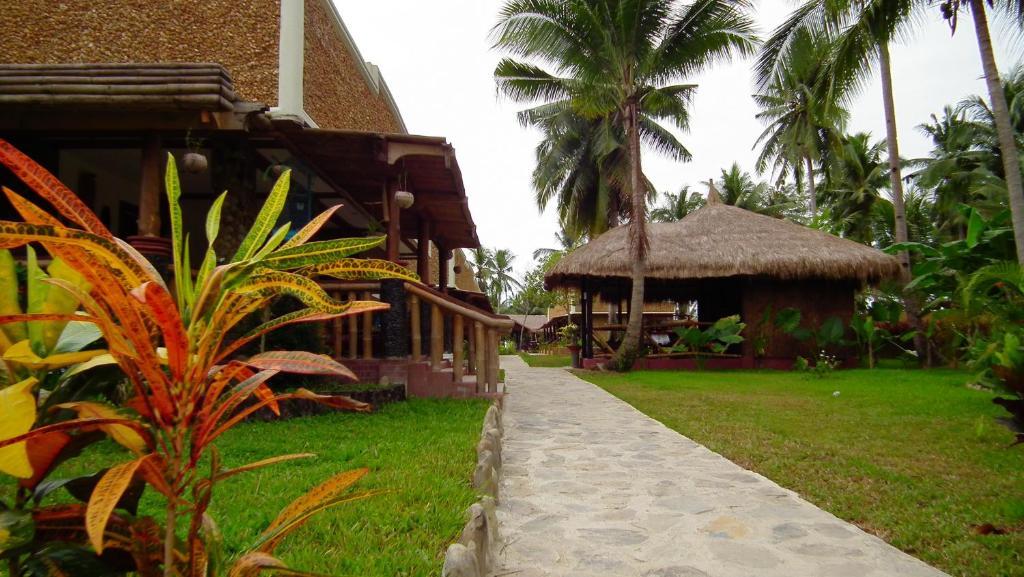 Cooper'S Beach Resort Lucbuan Buitenkant foto