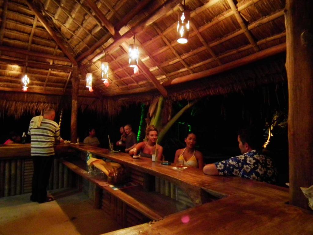 Cooper'S Beach Resort Lucbuan Buitenkant foto