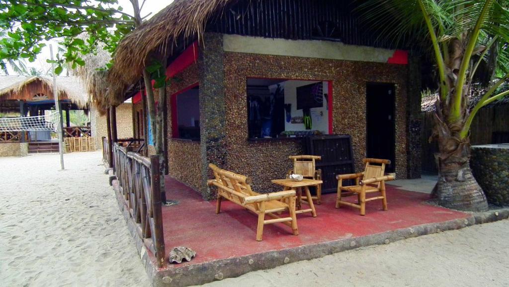 Cooper'S Beach Resort Lucbuan Buitenkant foto