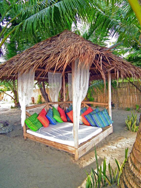 Cooper'S Beach Resort Lucbuan Buitenkant foto