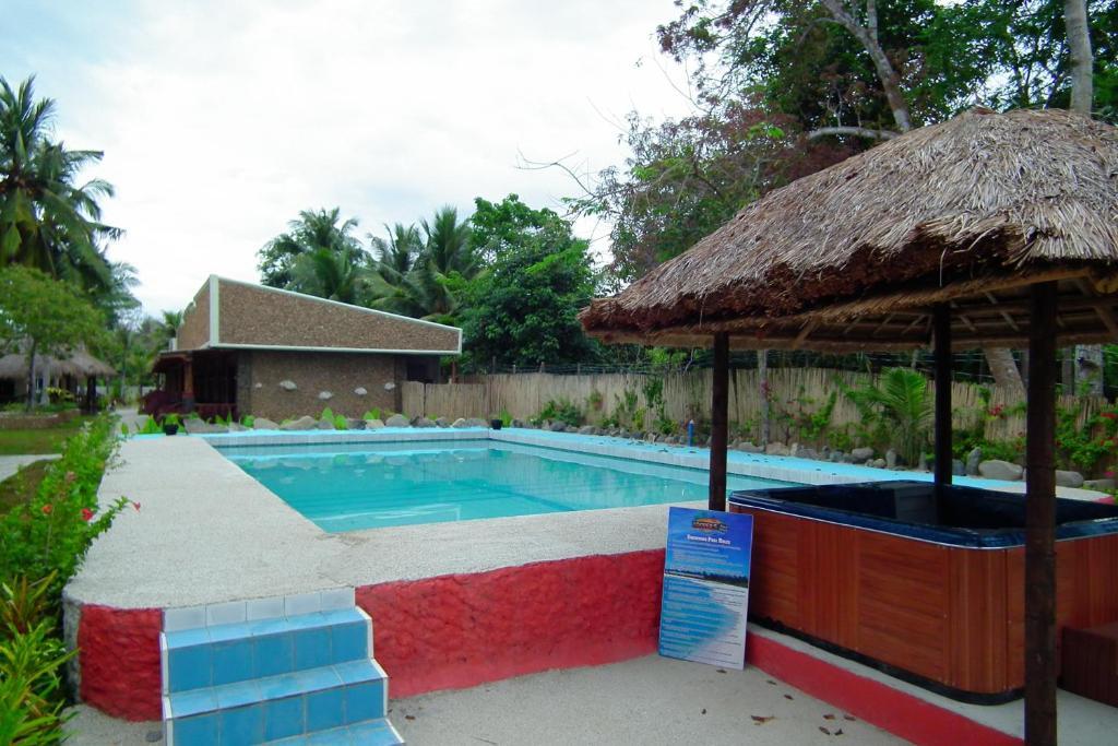 Cooper'S Beach Resort Lucbuan Buitenkant foto