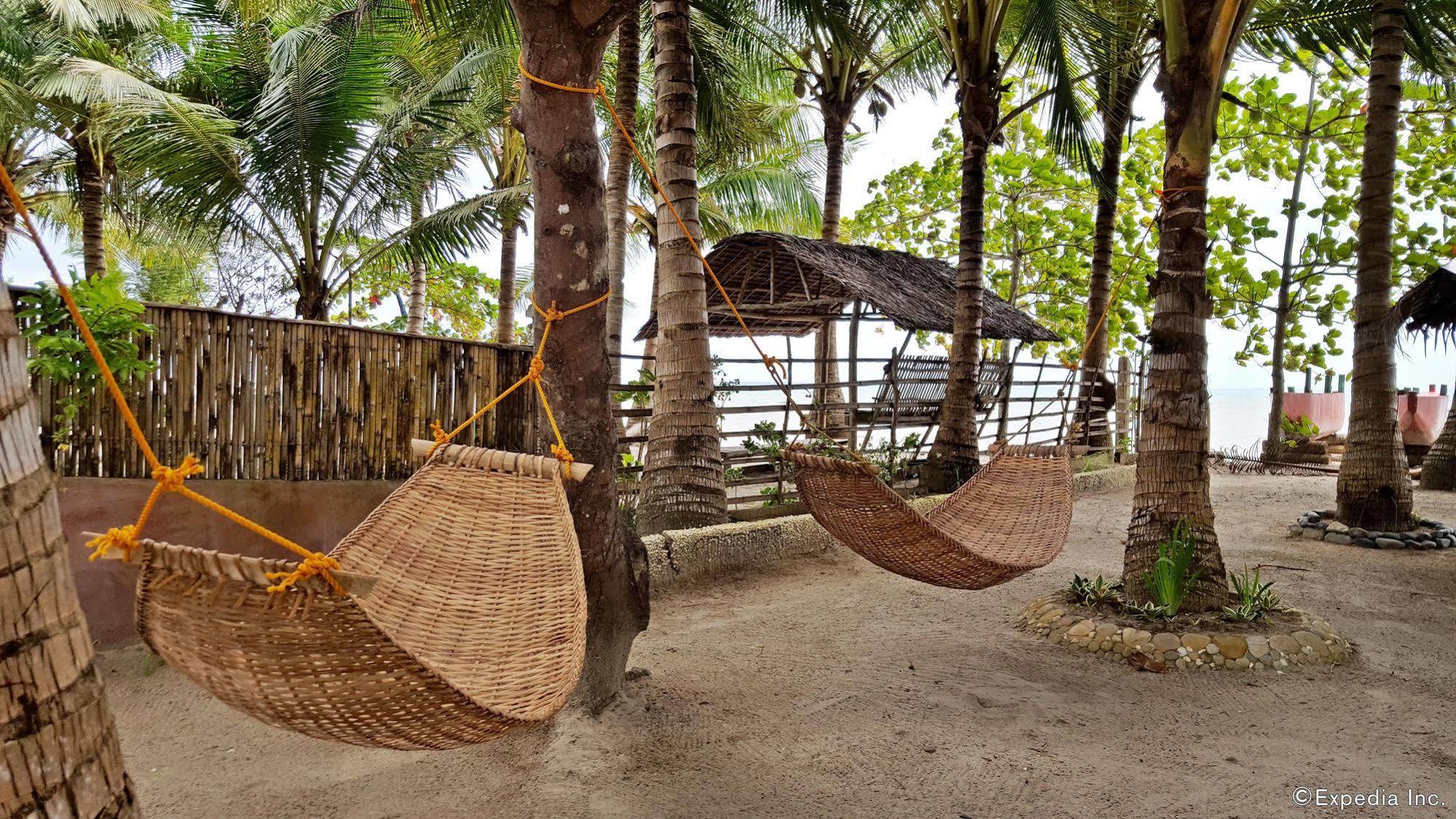 Cooper'S Beach Resort Lucbuan Buitenkant foto
