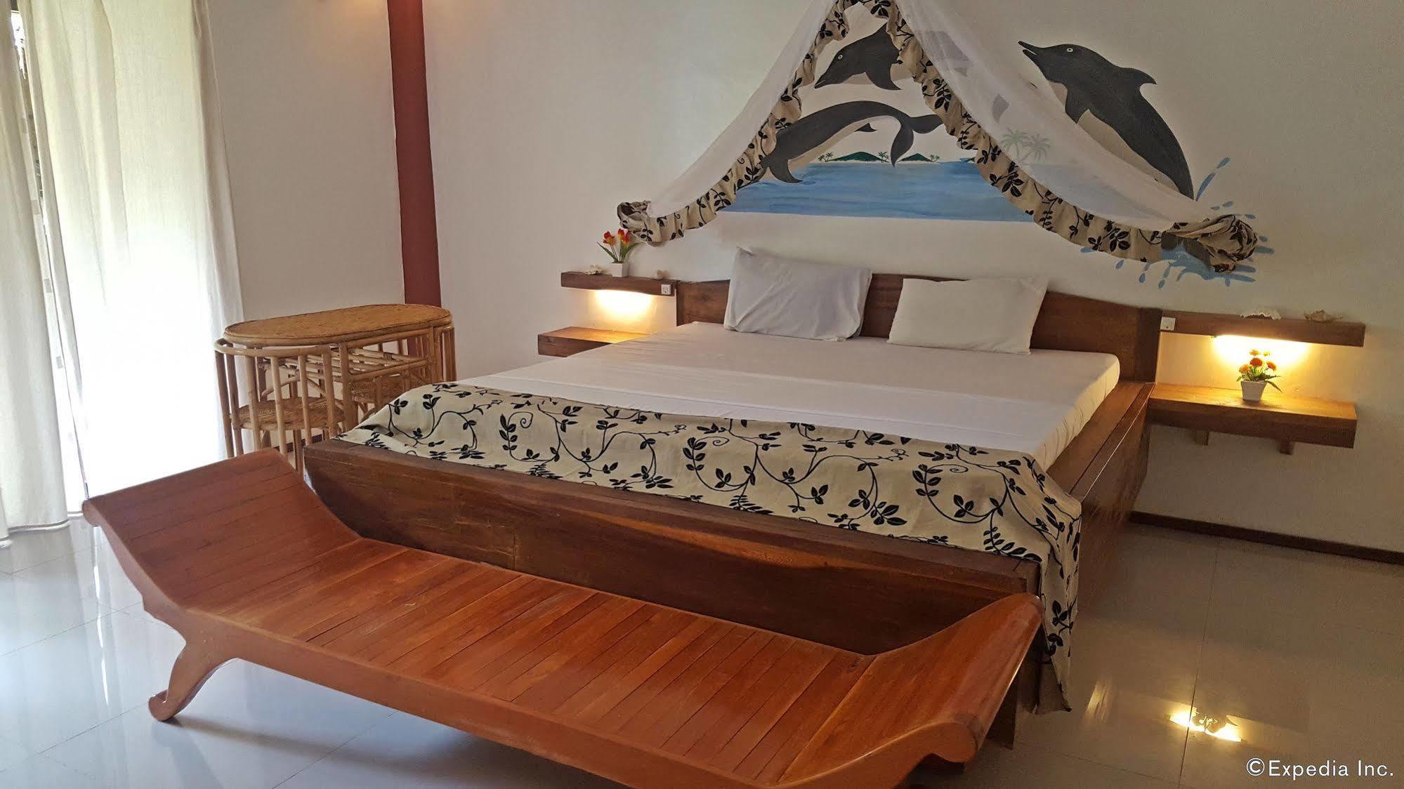 Cooper'S Beach Resort Lucbuan Buitenkant foto