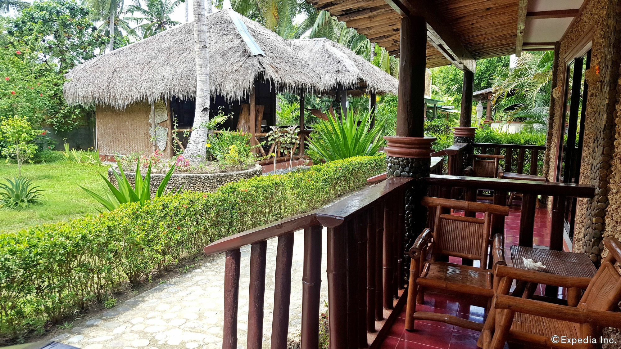 Cooper'S Beach Resort Lucbuan Buitenkant foto