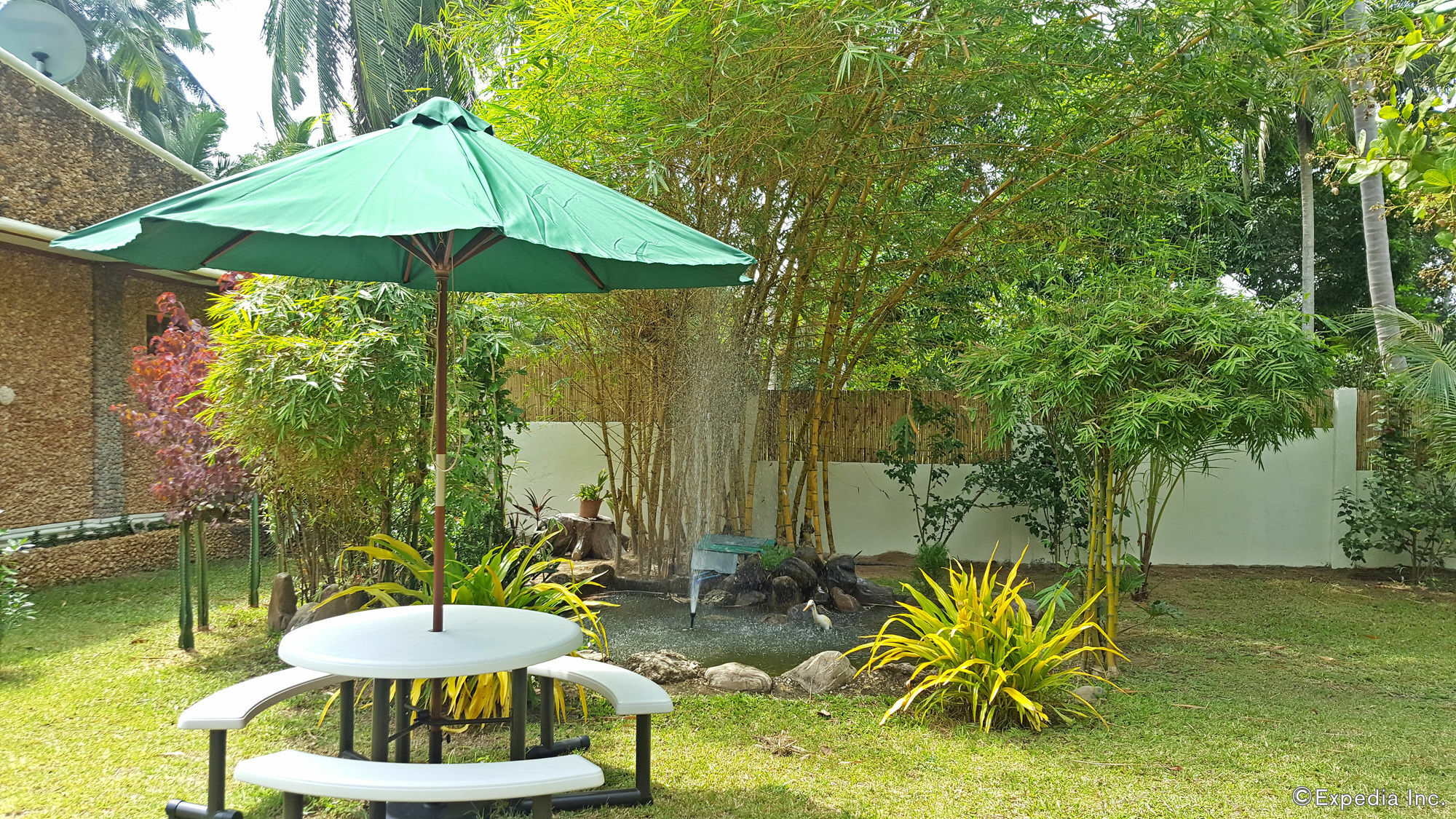 Cooper'S Beach Resort Lucbuan Buitenkant foto