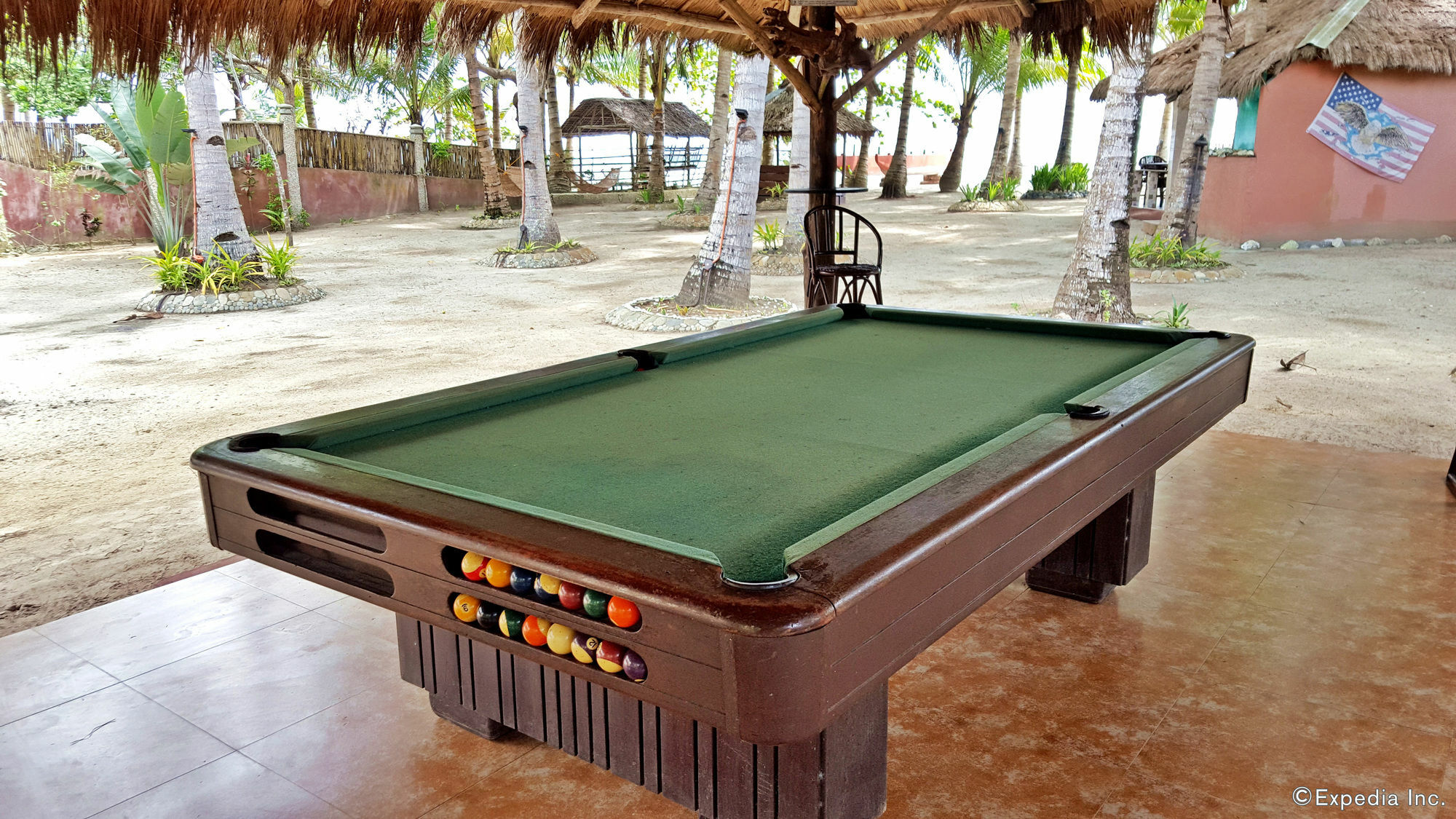 Cooper'S Beach Resort Lucbuan Buitenkant foto