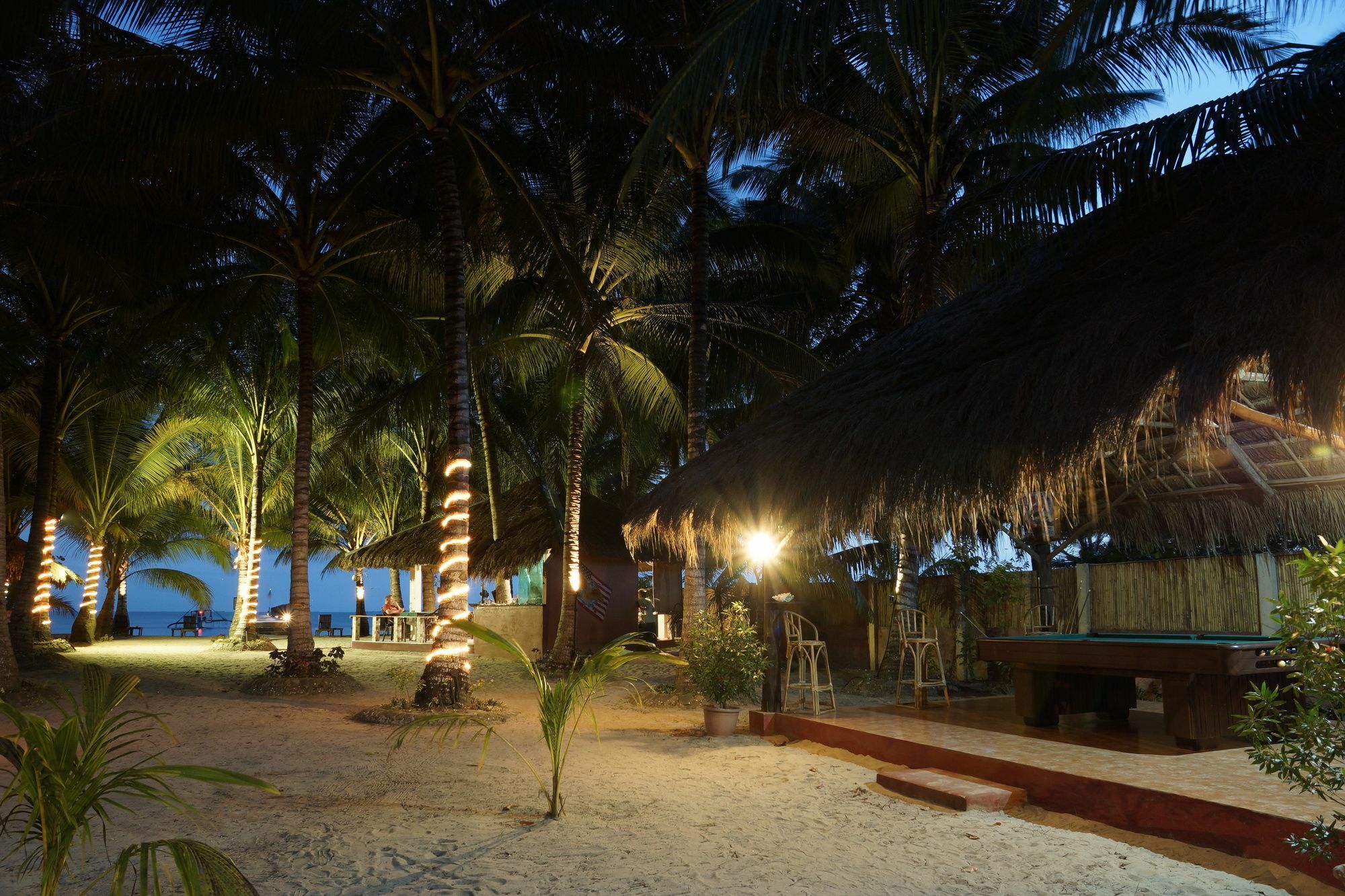 Cooper'S Beach Resort Lucbuan Buitenkant foto
